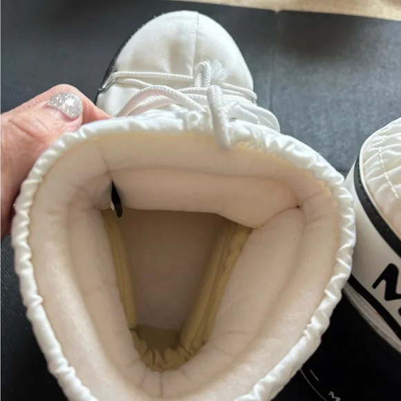 Original Moon Boots Size 4.5 to 7 US) or 36-38 (EU) - Picture 3 of 5